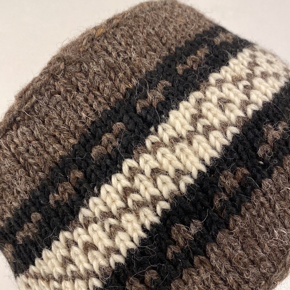 Lambswool ear warmer earmuffs made in Nepal wool knit lined made in Nepal - Picture 2 of 7